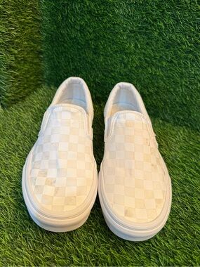 Vans unisex White Checkerboard Slip-On Sneakers m 6.5.  W 8